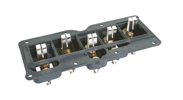 10. Busway Feature Safe Plug outlet and Busbar plug